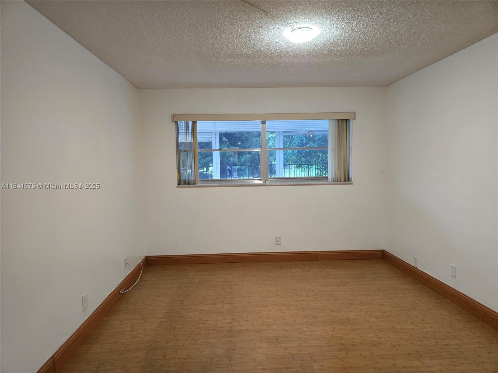 HILLCREST COUNTRY CLUB #1 - Residential Lease