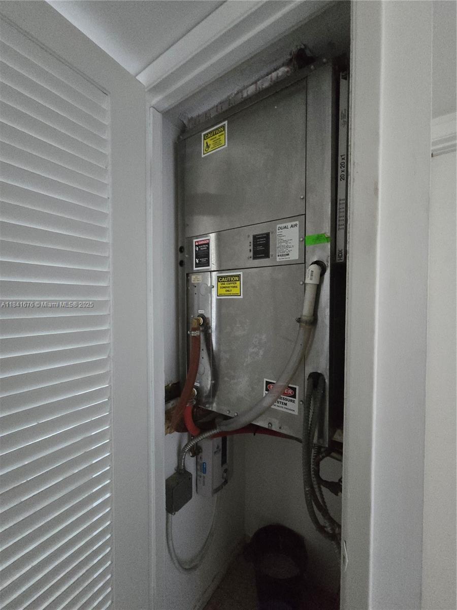 HILLCREST COUNTRY CLUB #1 - Residential Lease