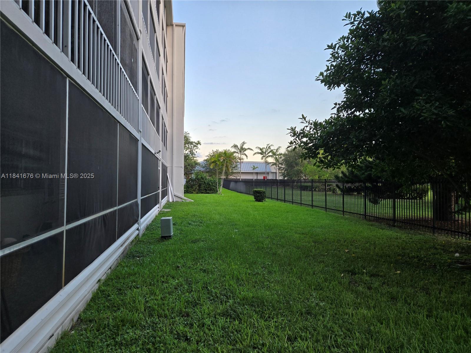 HILLCREST COUNTRY CLUB #1 - Residential Lease