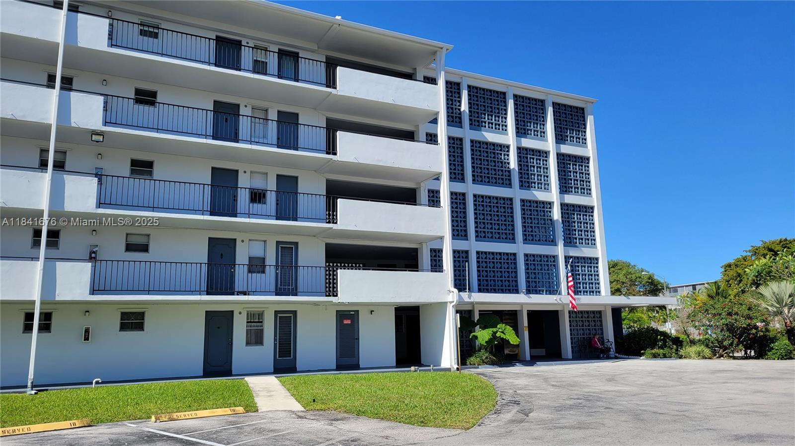 HILLCREST COUNTRY CLUB #1 - Residential Lease