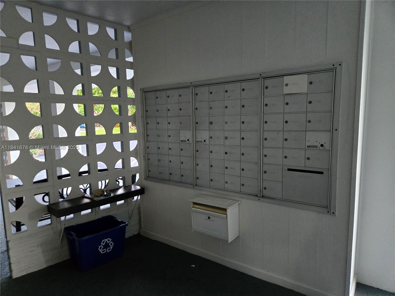 HILLCREST COUNTRY CLUB #1 - Residential Lease