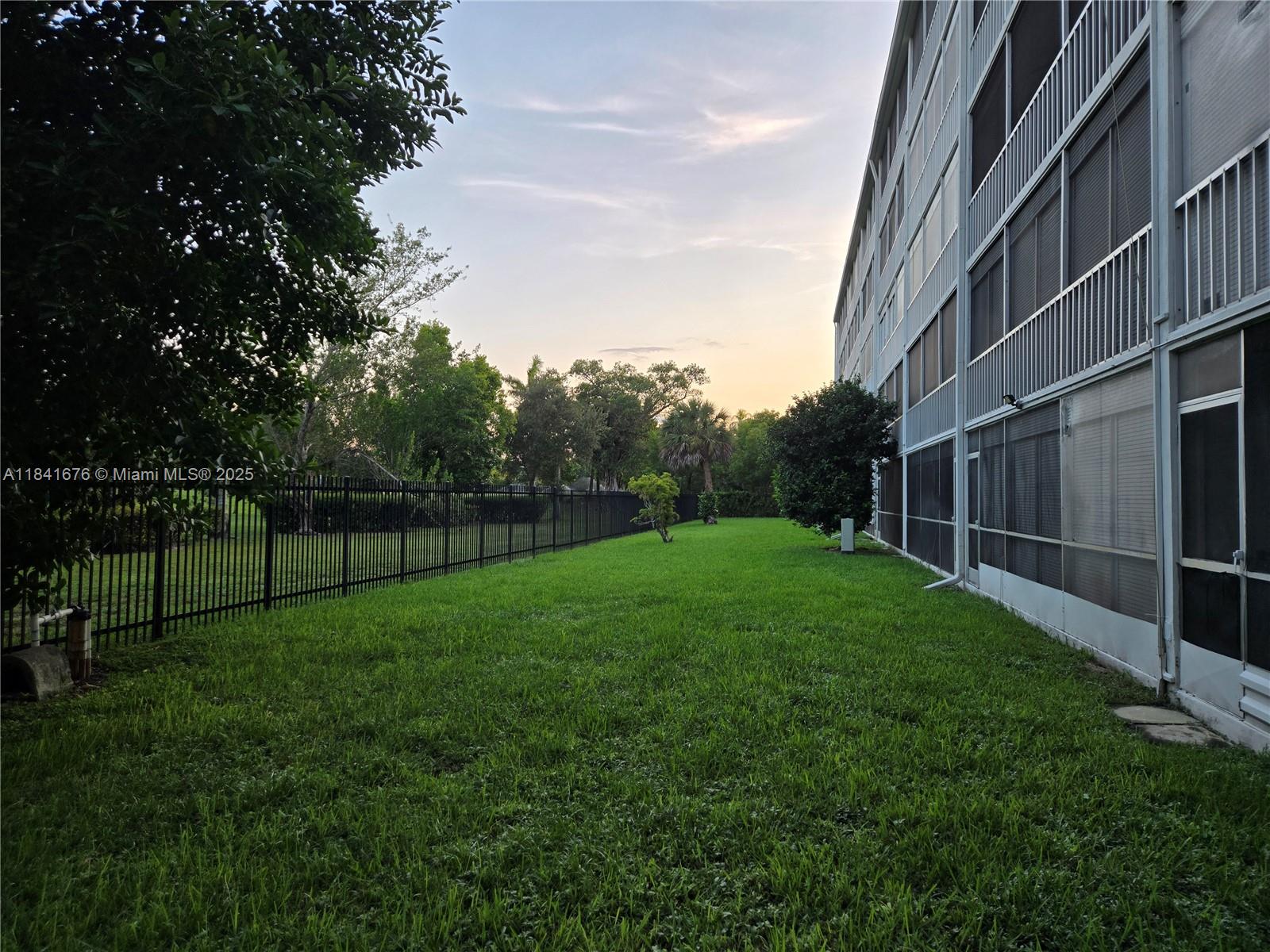 HILLCREST COUNTRY CLUB #1 - Residential Lease