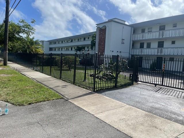 THIRD FORUM CONDOMINIUM - Residential