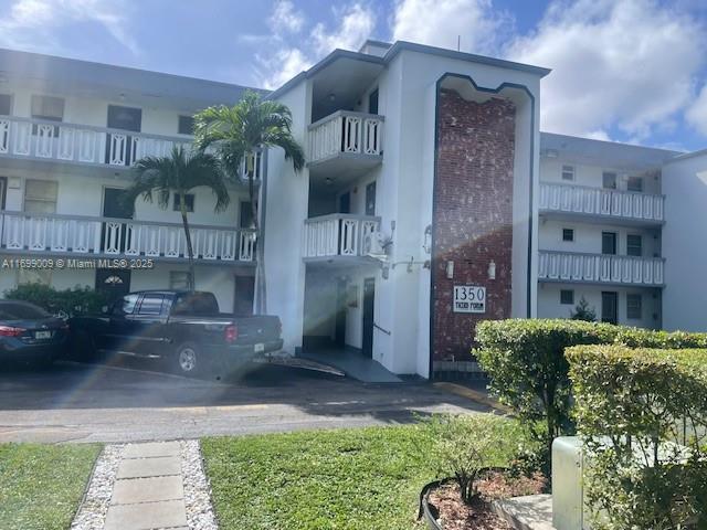 THIRD FORUM CONDOMINIUM - Residential