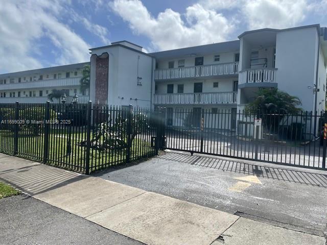 THIRD FORUM CONDOMINIUM - Residential