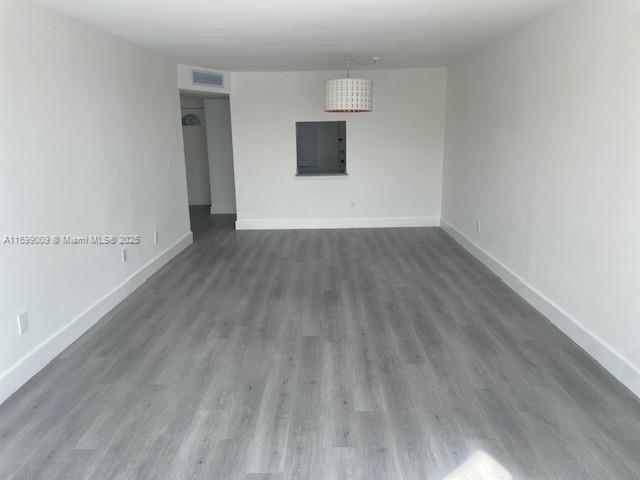 THIRD FORUM CONDOMINIUM - Residential