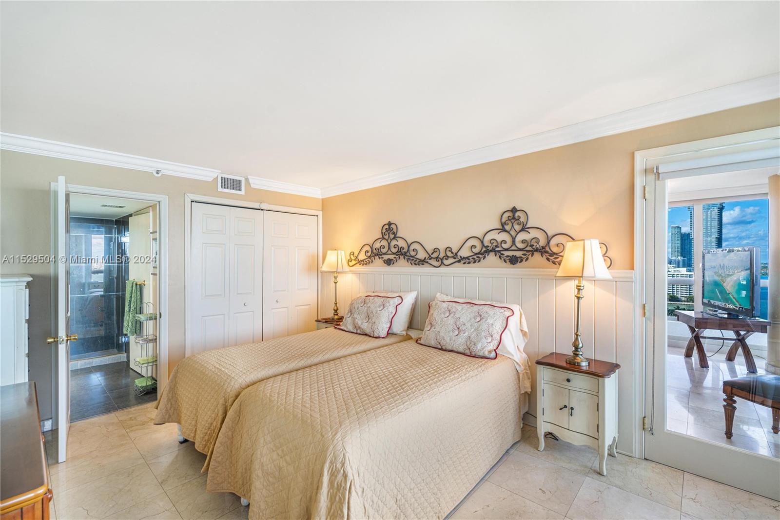 VENETIA CONDO - Residential