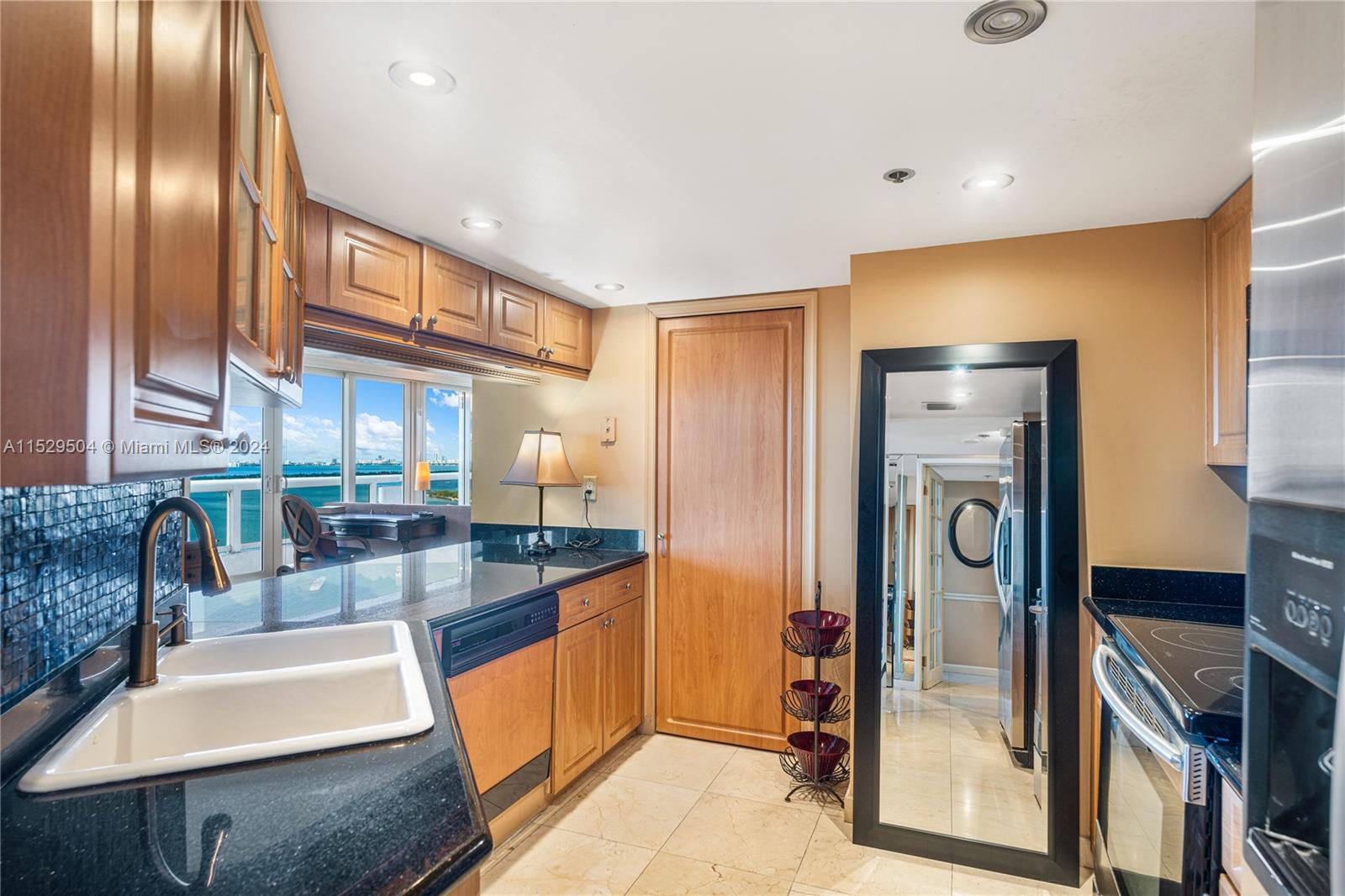 VENETIA CONDO - Residential