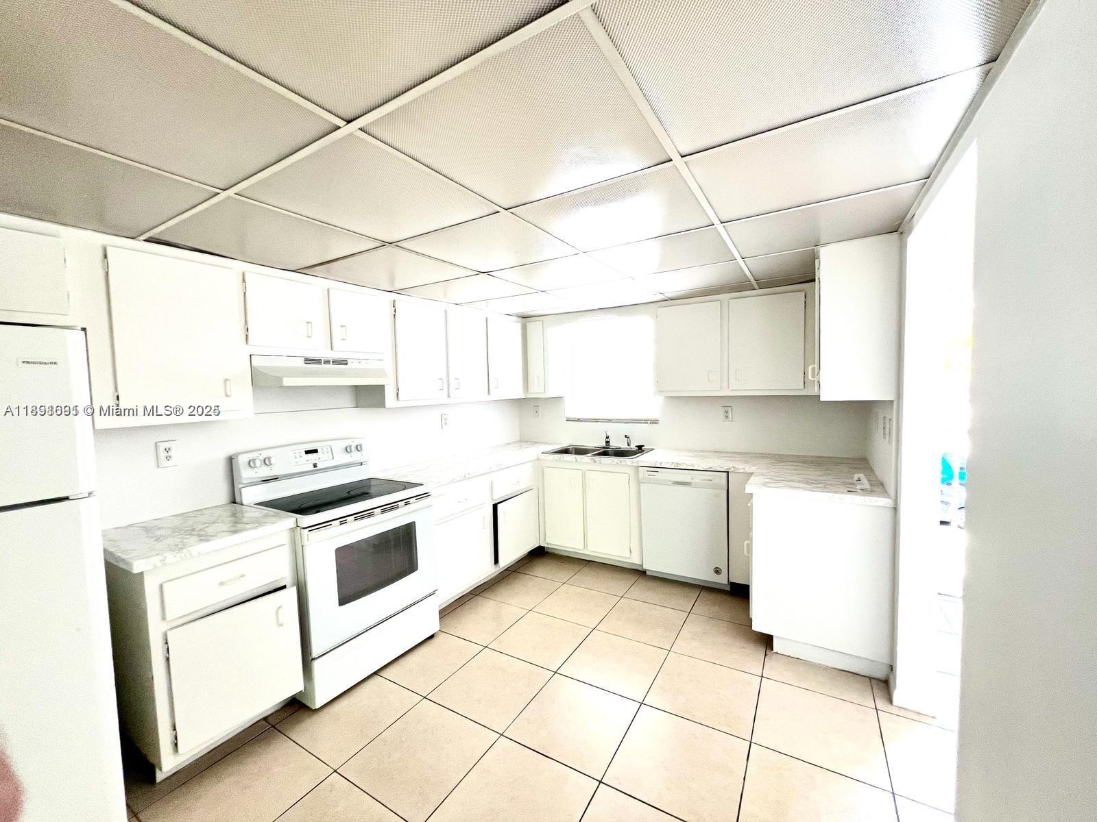 VILLAS AT CORAL SPRINGS - Residential