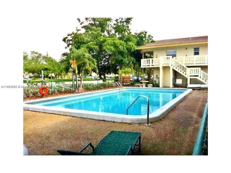 VILLAS AT CORAL SPRINGS - Residential