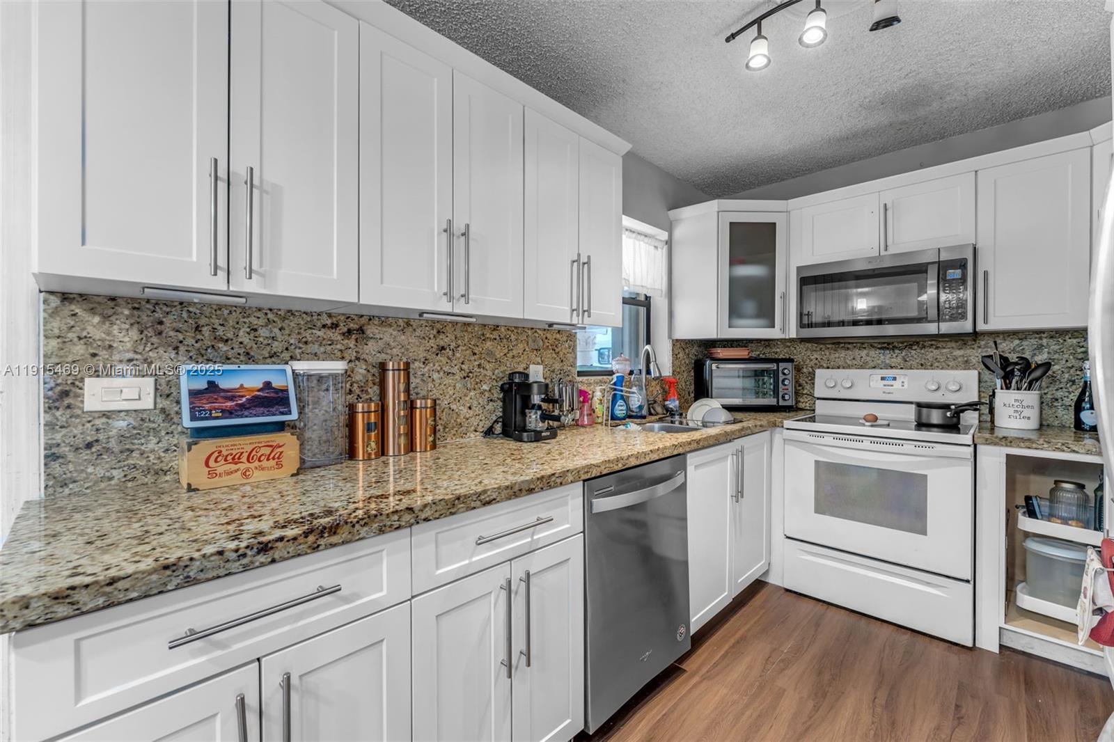 WESTWOOD LAKE 9TH ADDN - Residential