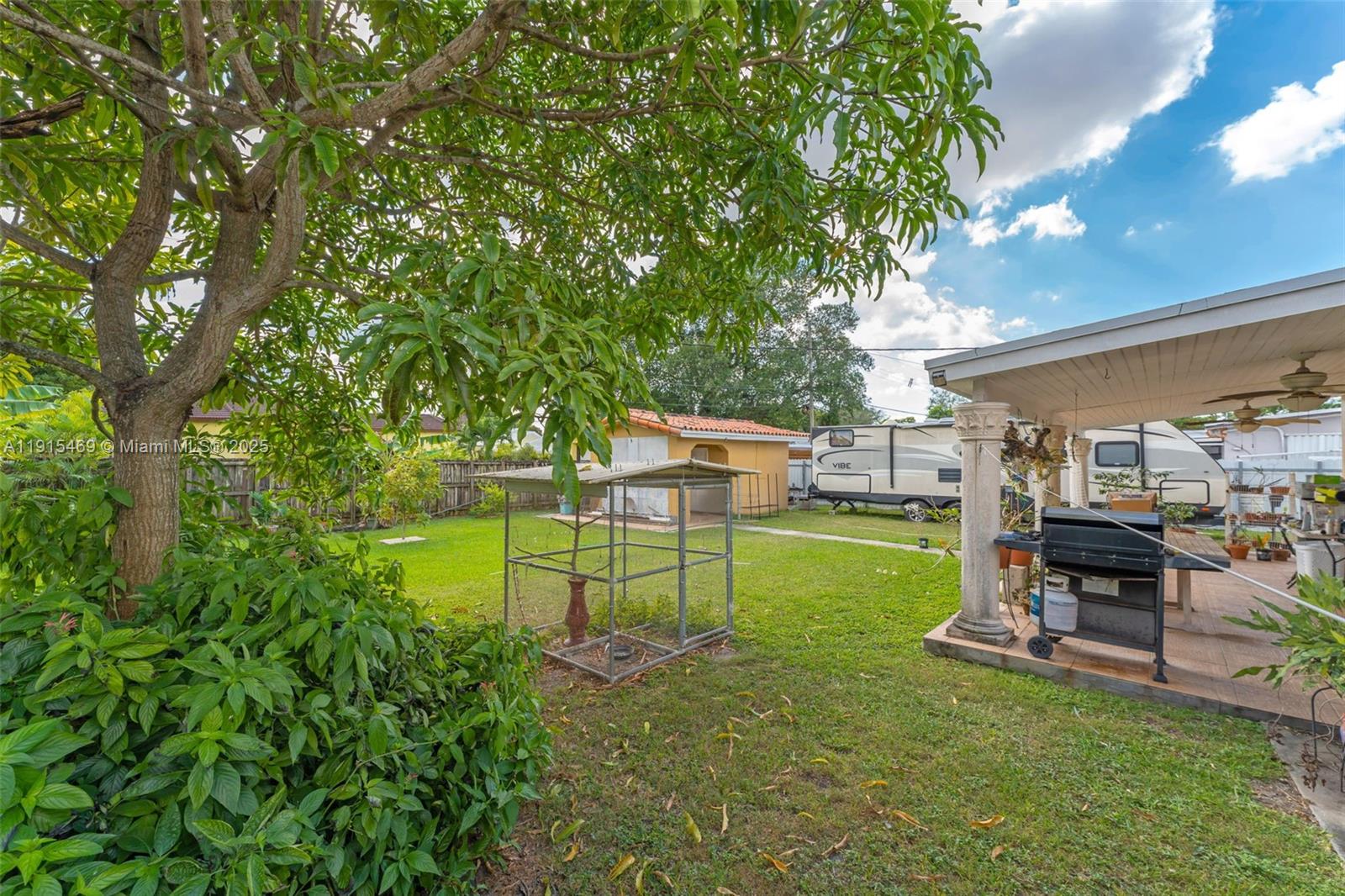 WESTWOOD LAKE 9TH ADDN - Residential