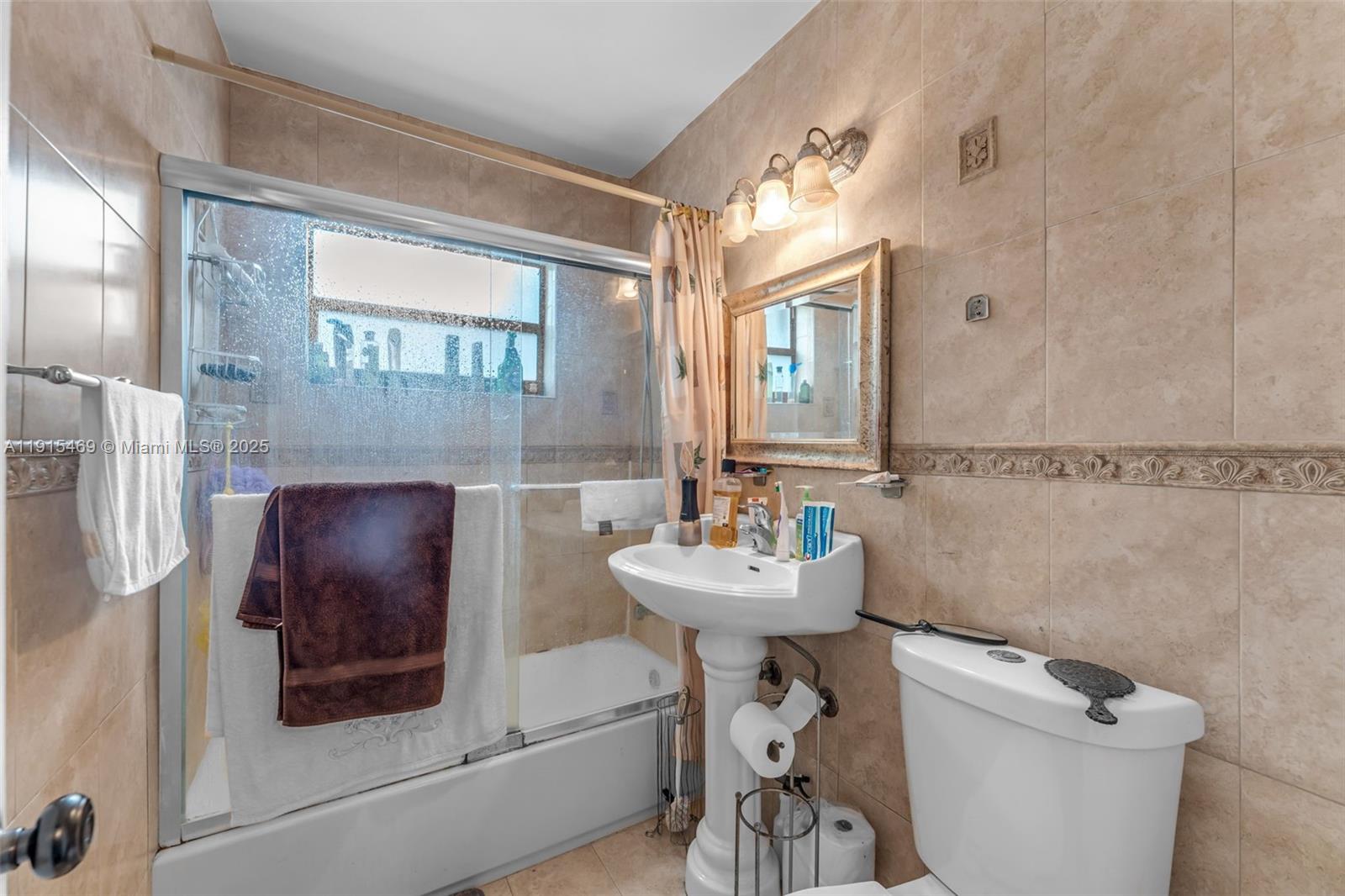 WESTWOOD LAKE 9TH ADDN - Residential