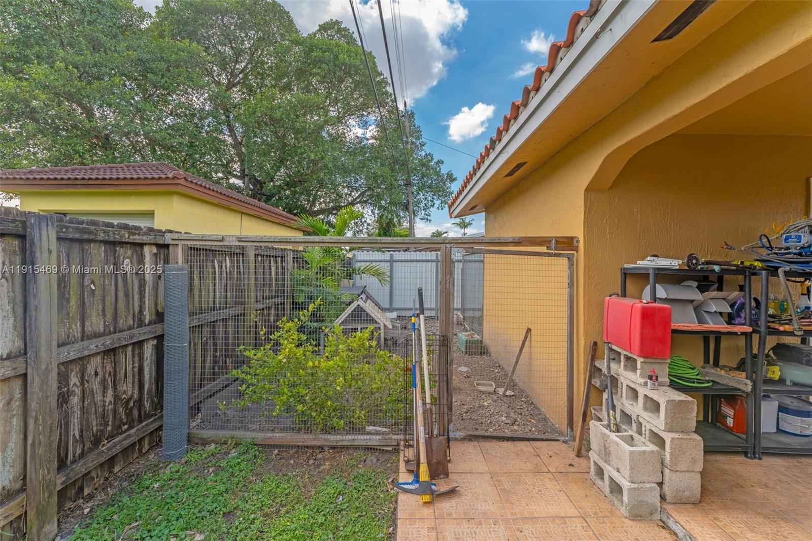 WESTWOOD LAKE 9TH ADDN - Residential