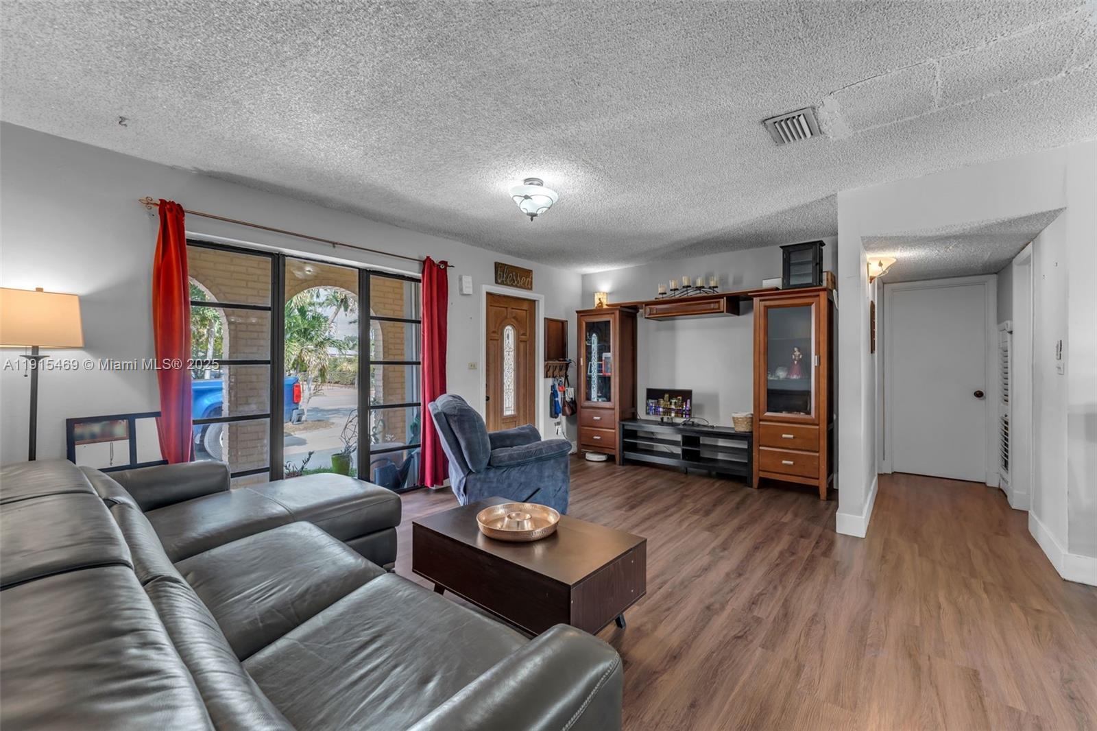 WESTWOOD LAKE 9TH ADDN - Residential