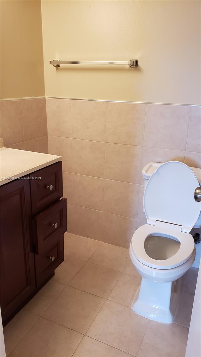 BAYVIEW PALMS CONDO - Residential