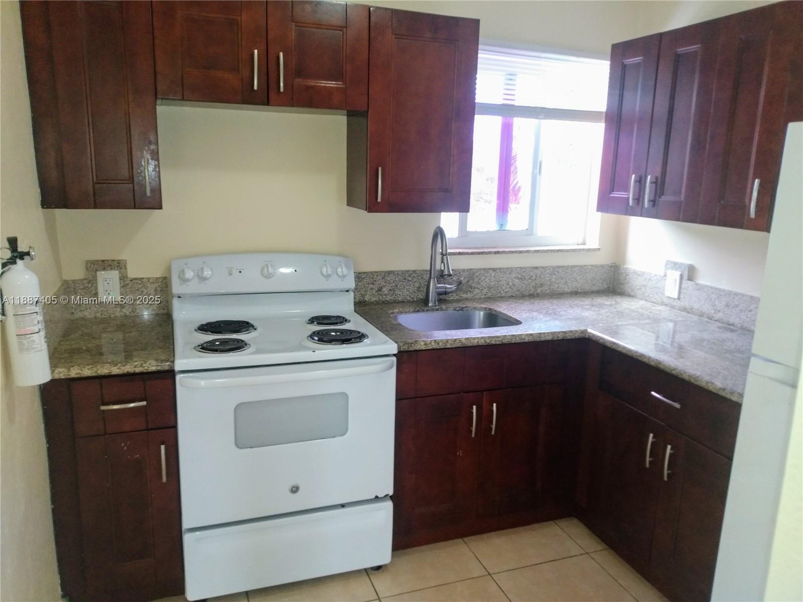 LAKE AVE ADD TO WPB - Residential Lease