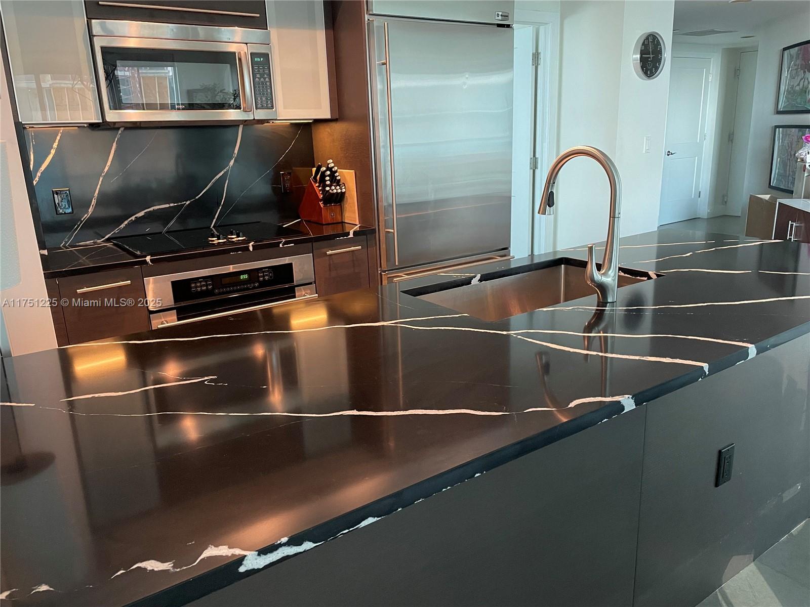 Rental Property at 55 Se 6th St 1407, Miami, Broward County, Florida - Bedrooms: 2 
Bathrooms: 2  - $4,000 MO.
