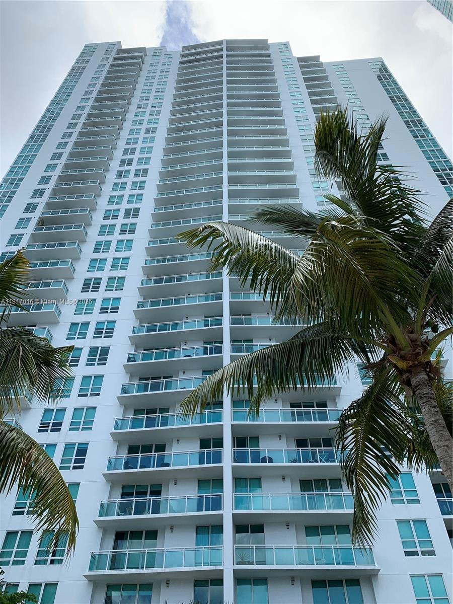 951 Brickell Ave 310, Miami, Broward County, Florida - 2 Bedrooms  
3 Bathrooms - 