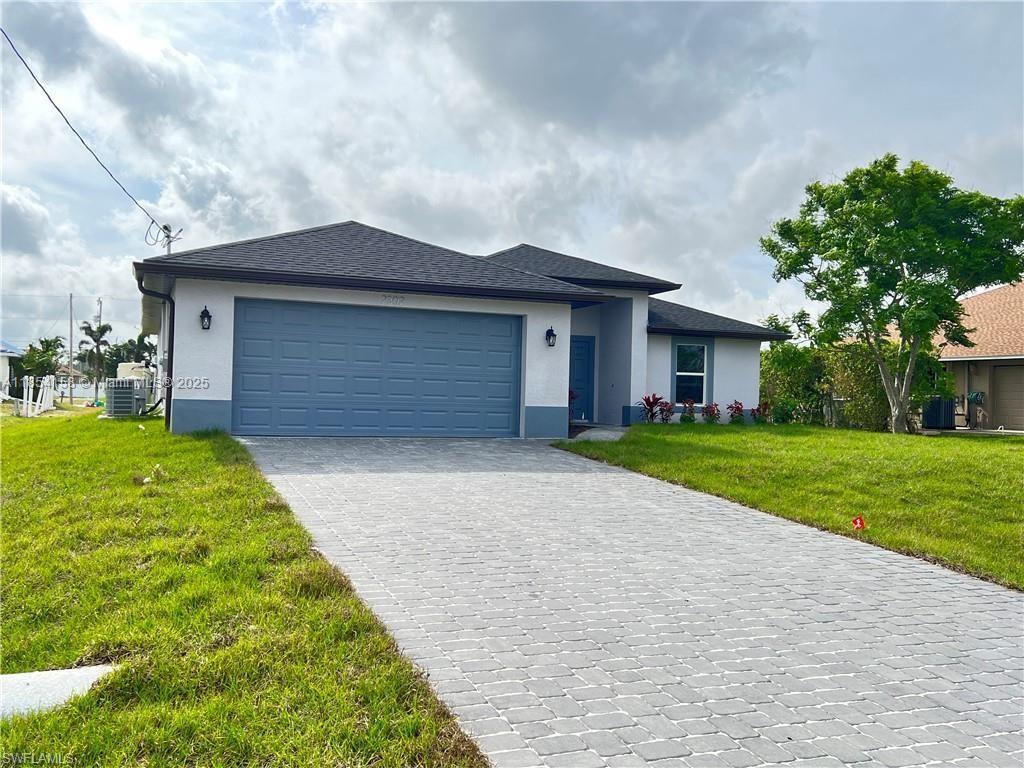 Welcome to your future home in the splendid Cape Coral! This exceptional rental house with 3 bedrooms and 2 bathrooms, comfortable living experience, ideal for families, groups of friends, or anyone seeking a serene retreat.
