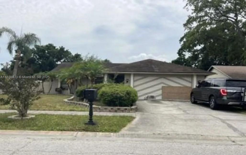 Foreclosure Auction Ends July 28, 2025 at 10:00 AM EST. Discover this inviting 3-bedroom, 2-bathroom home, offering a wonderful opportunity to live in a desirable Tampa neighborhood. The list price is the opening bid for the online auction. Sold As-is with Clear Title. Explore more details and submit your bid through the Federa Home App.