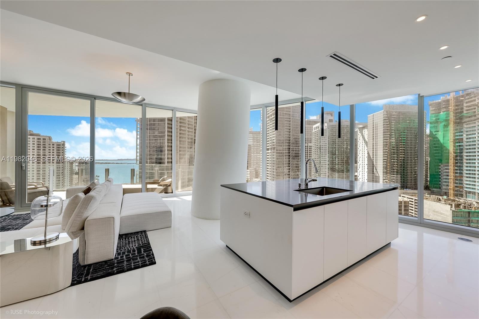 ASTON MARTIN RESIDENCES - Residential