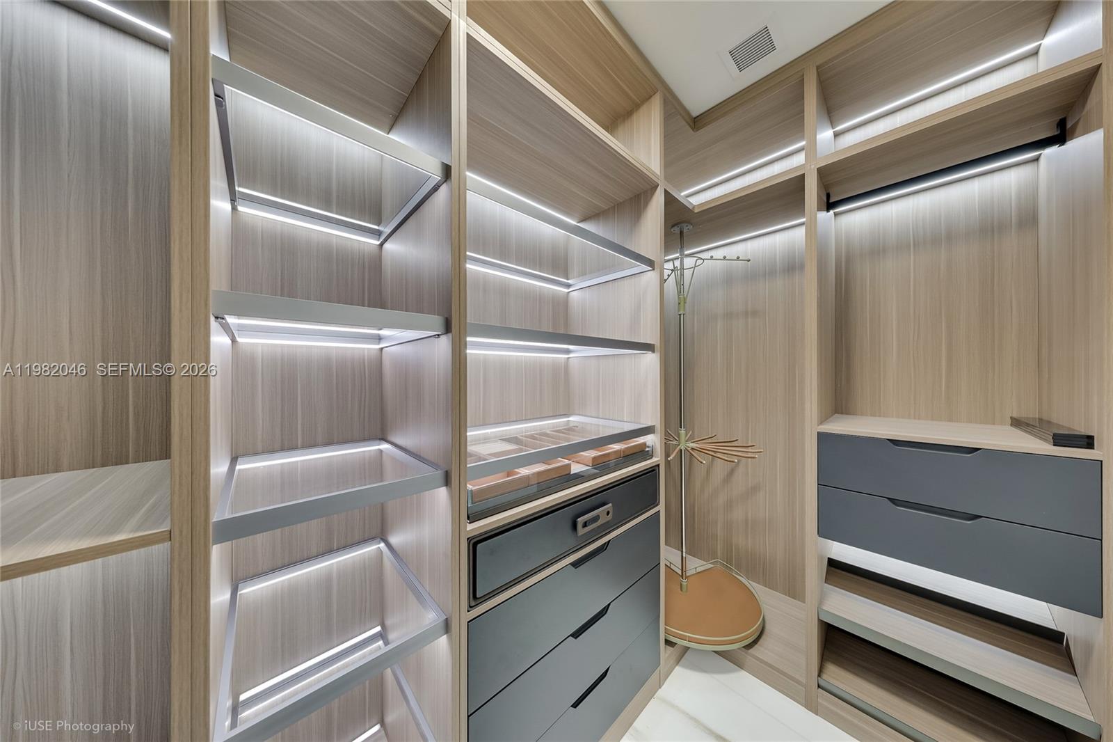 ASTON MARTIN RESIDENCES - Residential