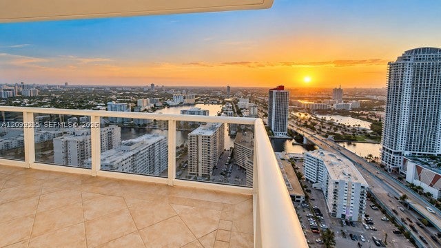 1830 S Ocean Dr 3708