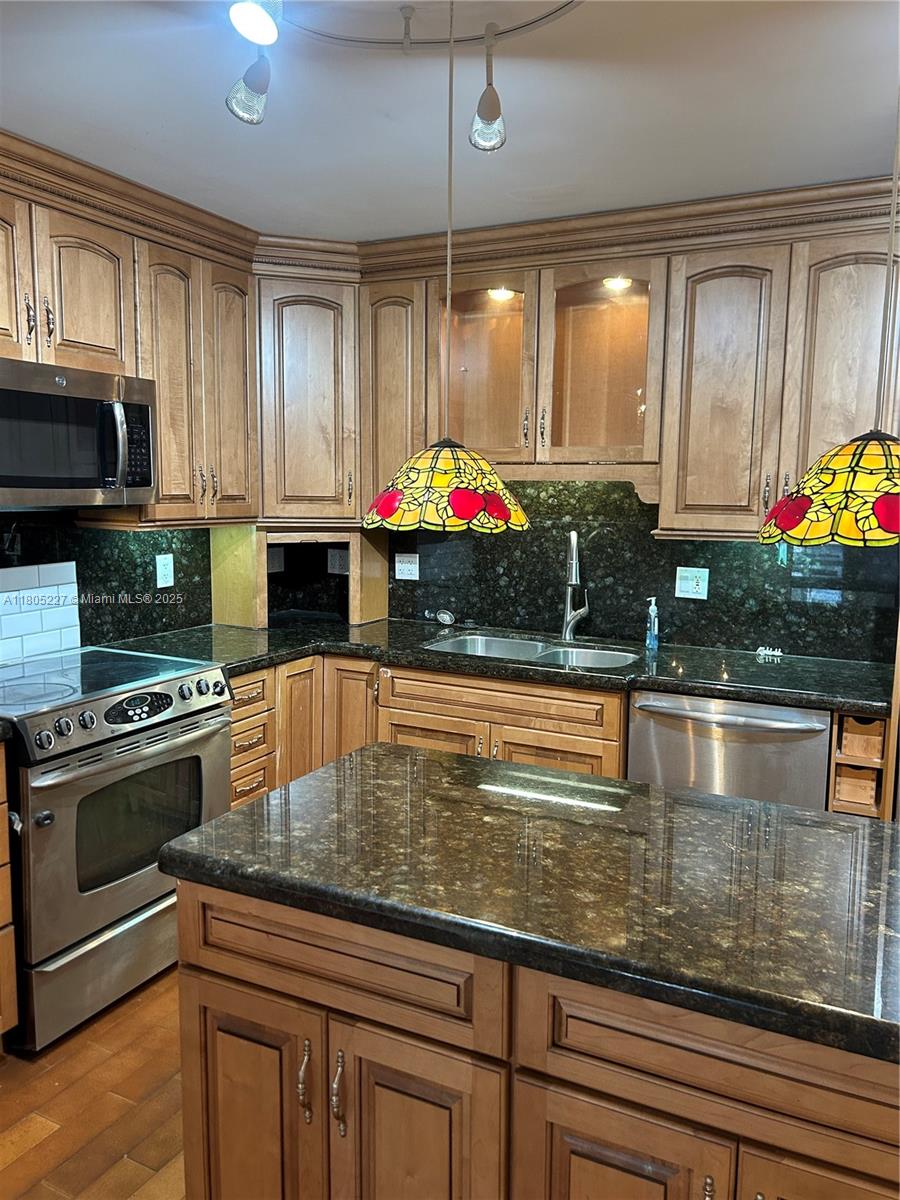 ALPINE WOODS ESTATES NO I - Residential