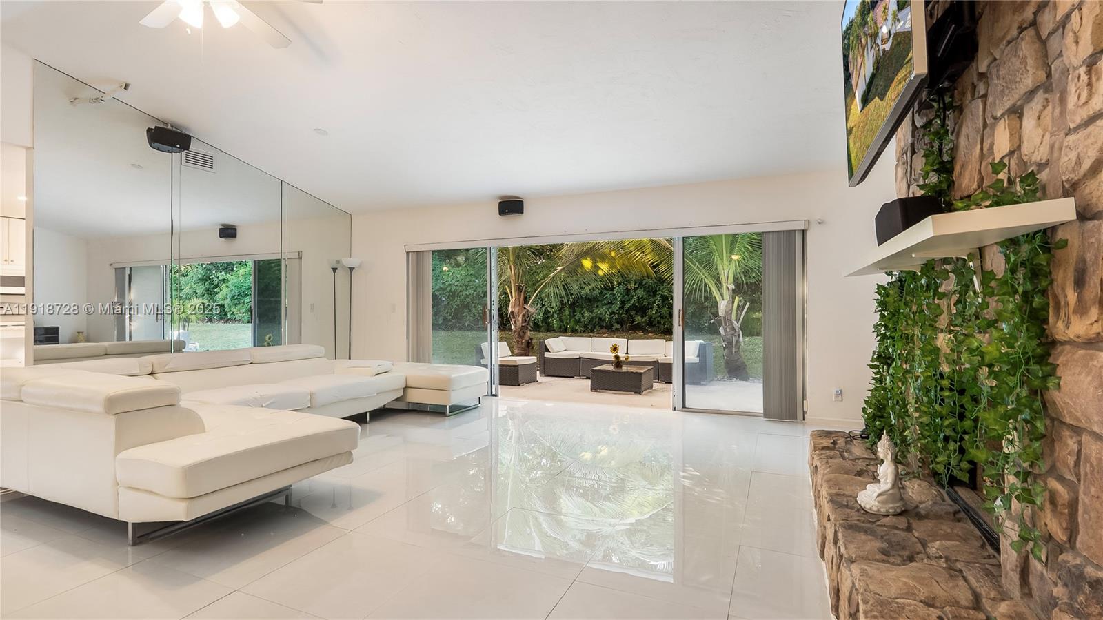 CRANBROOK LAKE ESTATES - Residential