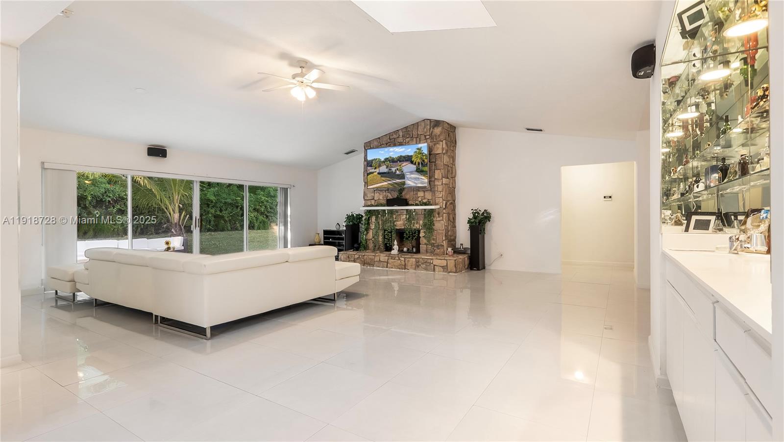 CRANBROOK LAKE ESTATES - Residential