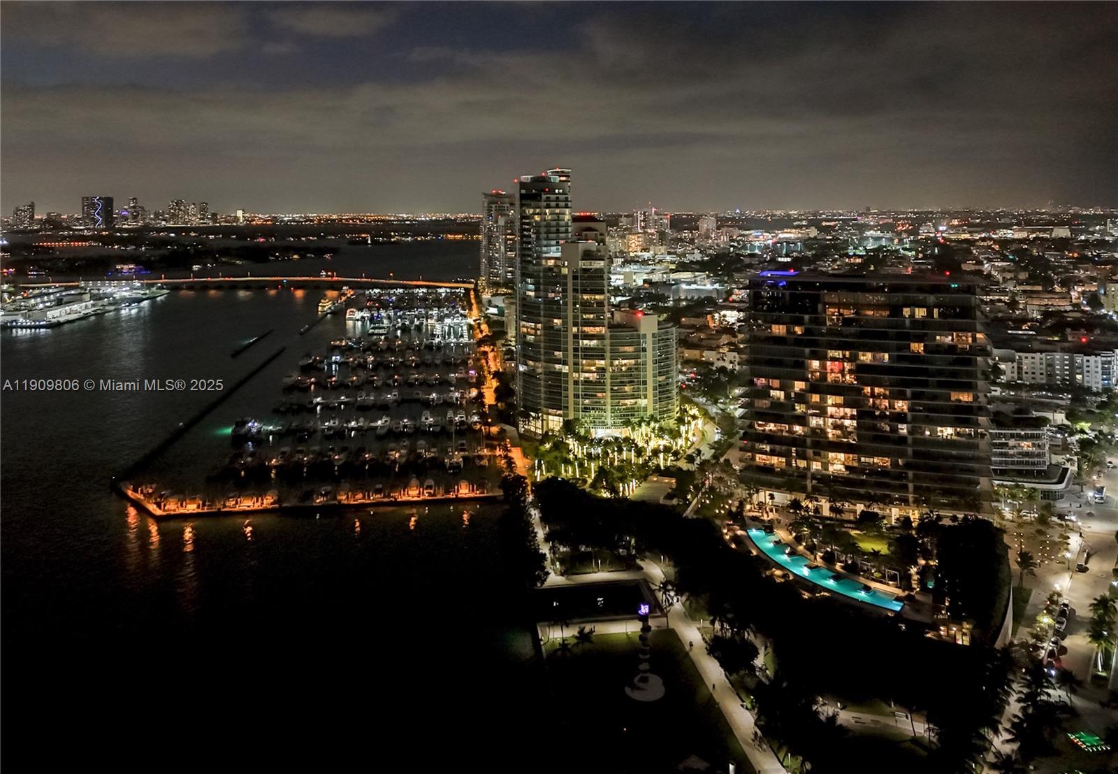 APOGEE CONDO - Residential