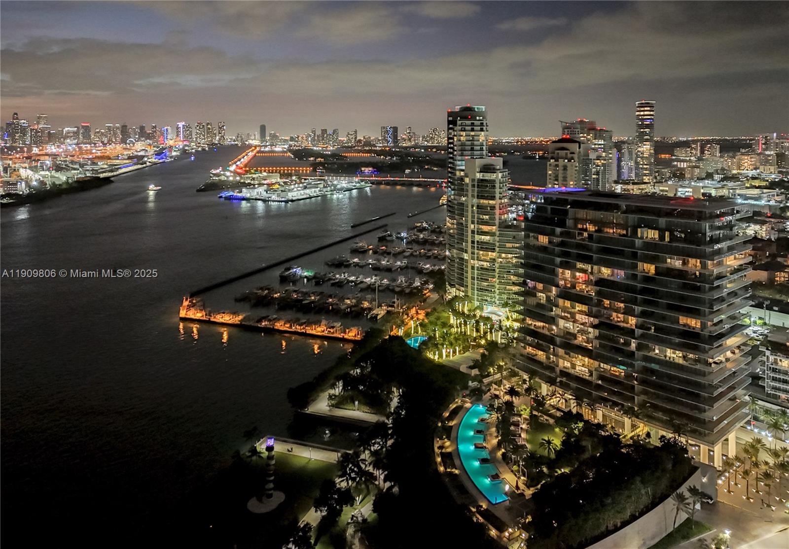 APOGEE CONDO - Residential