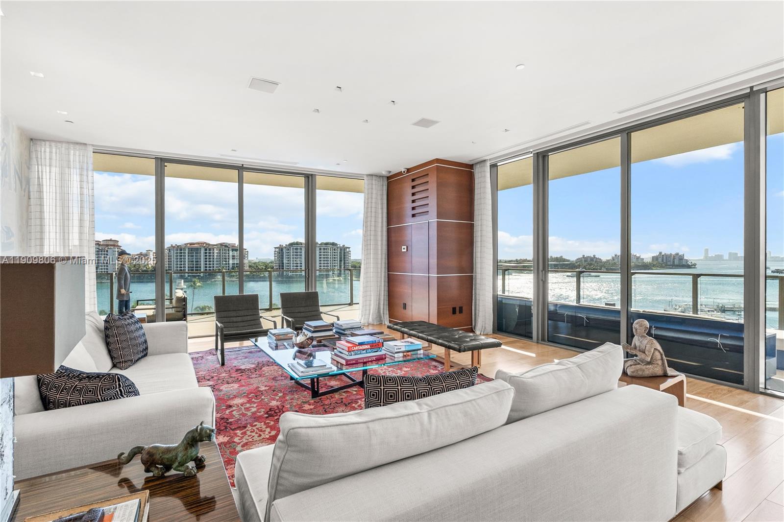 APOGEE CONDO - Residential