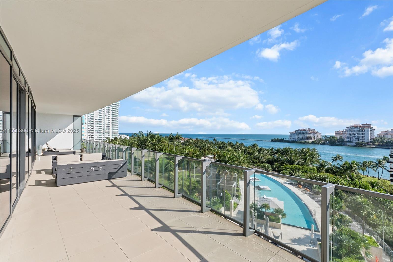 APOGEE CONDO - Residential