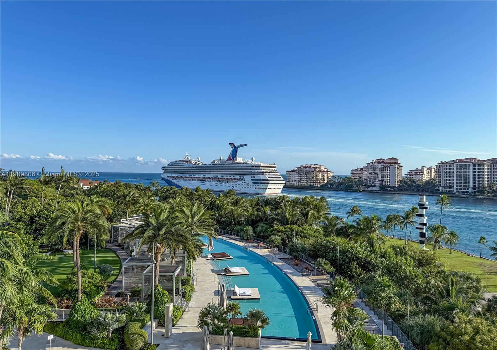 APOGEE CONDO - Residential