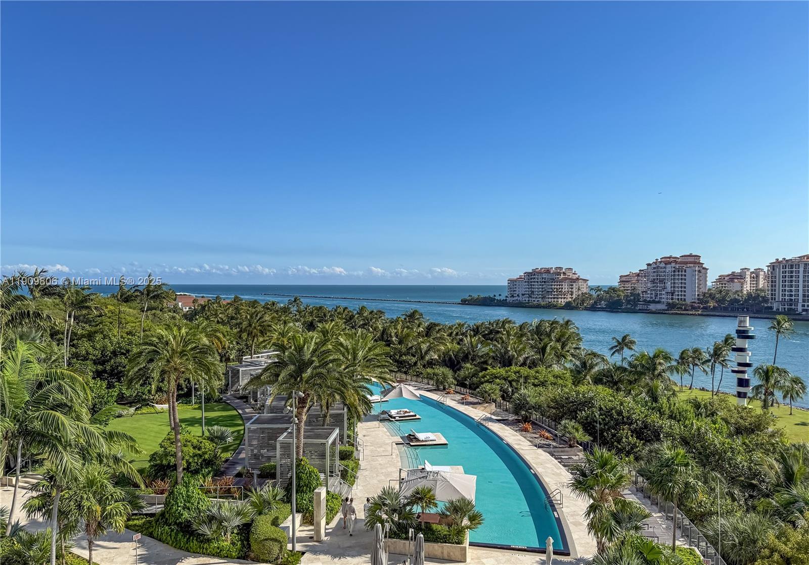 APOGEE CONDO - Residential