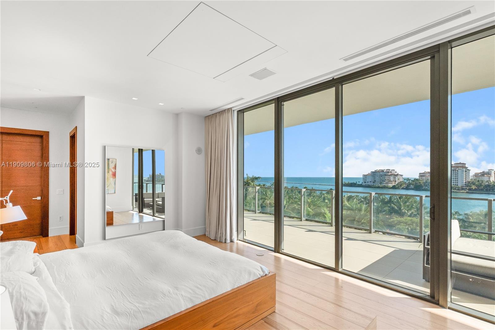 APOGEE CONDO - Residential