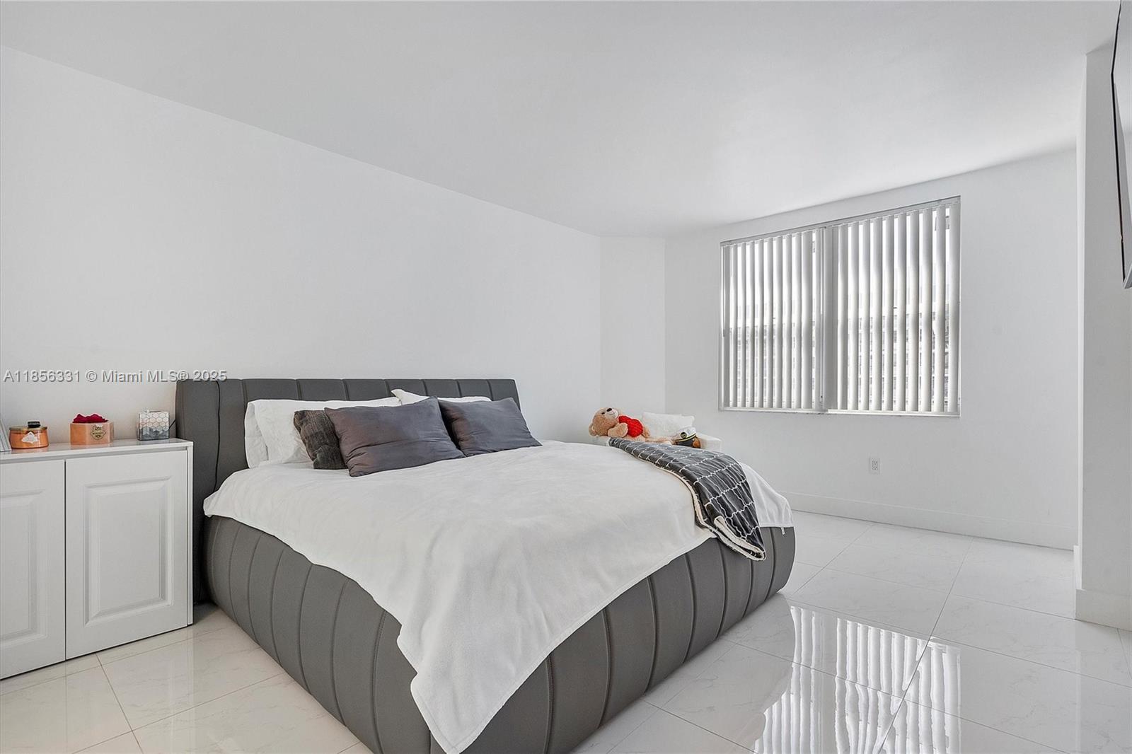 HEMISPHERES CONDO - Residential Lease