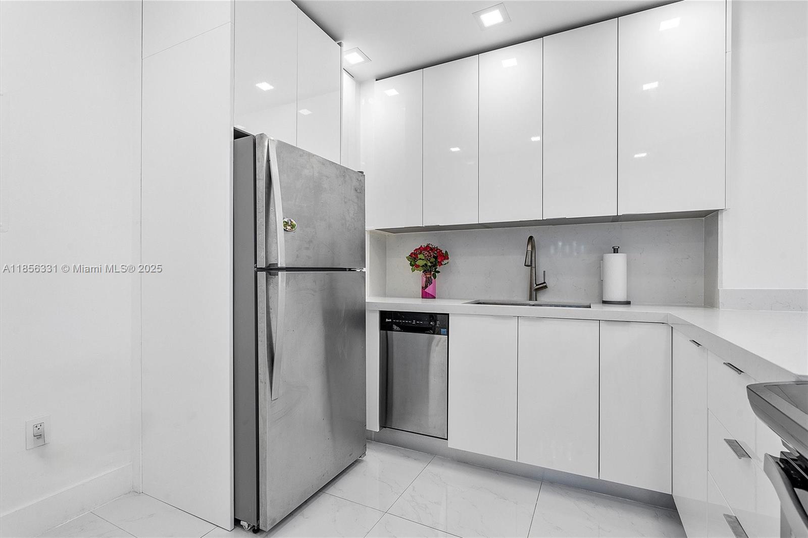 HEMISPHERES CONDO - Residential Lease