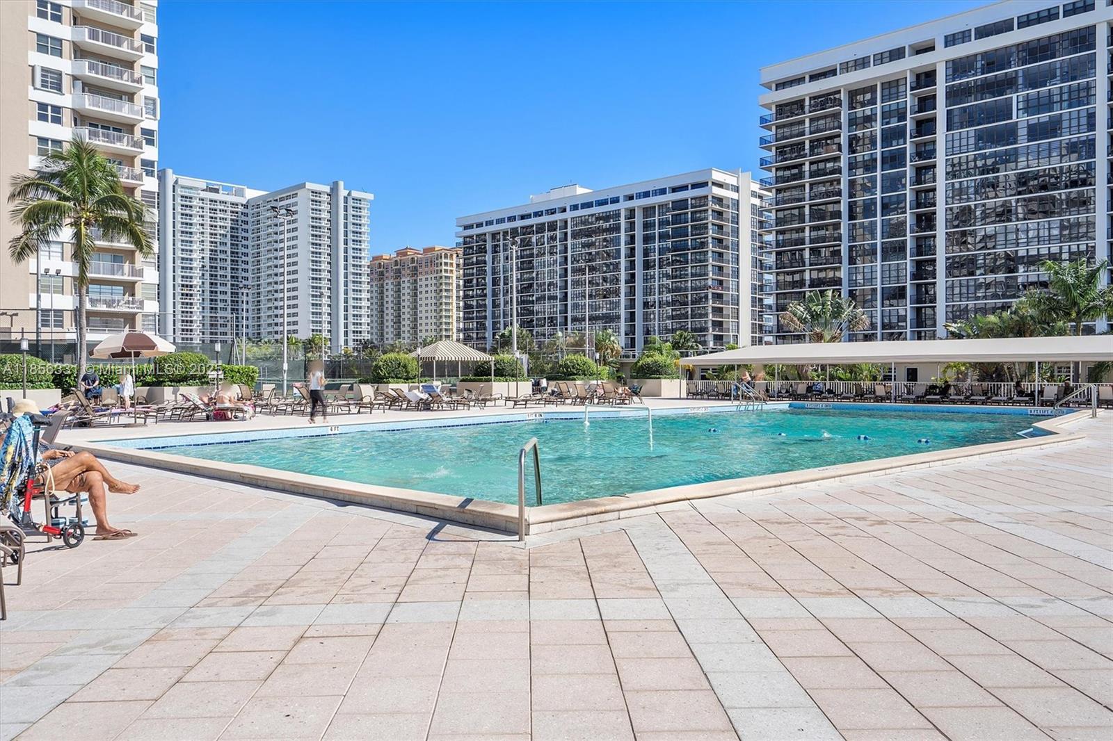 HEMISPHERES CONDO - Residential Lease