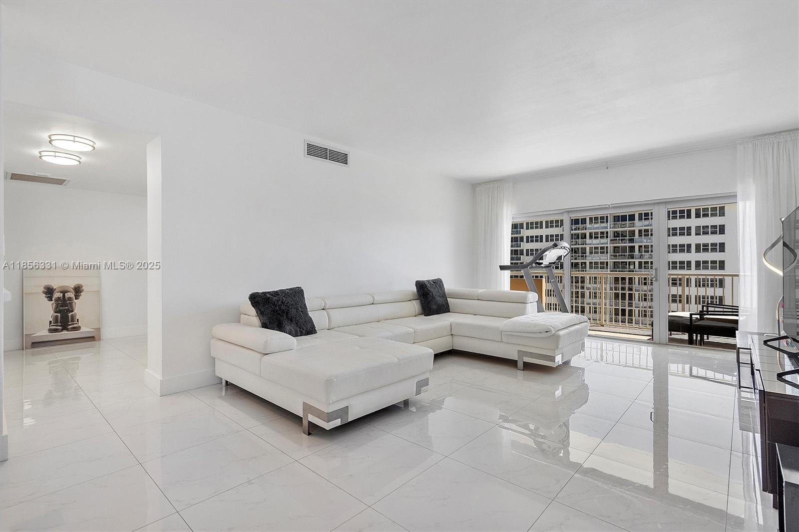 HEMISPHERES CONDO - Residential Lease