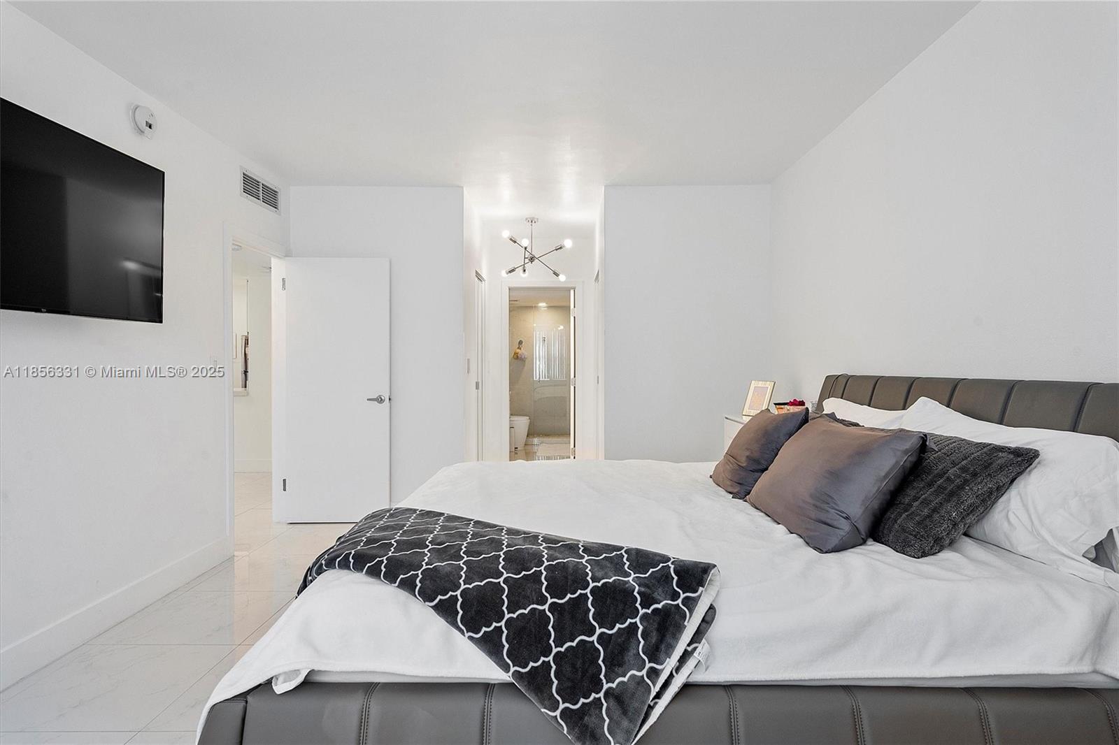 HEMISPHERES CONDO - Residential Lease