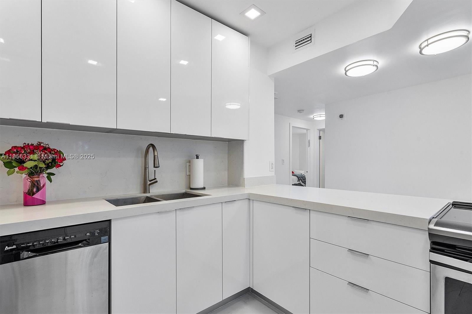 HEMISPHERES CONDO - Residential Lease