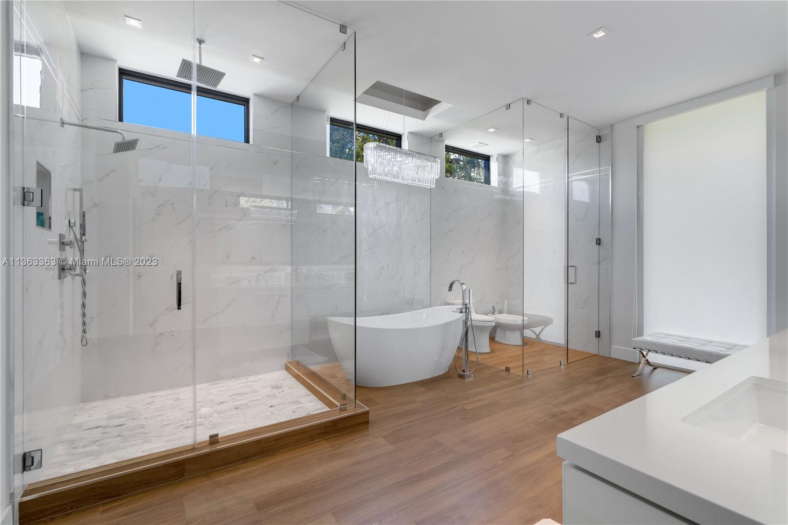 COCONUT GROVE MANOR - Residential