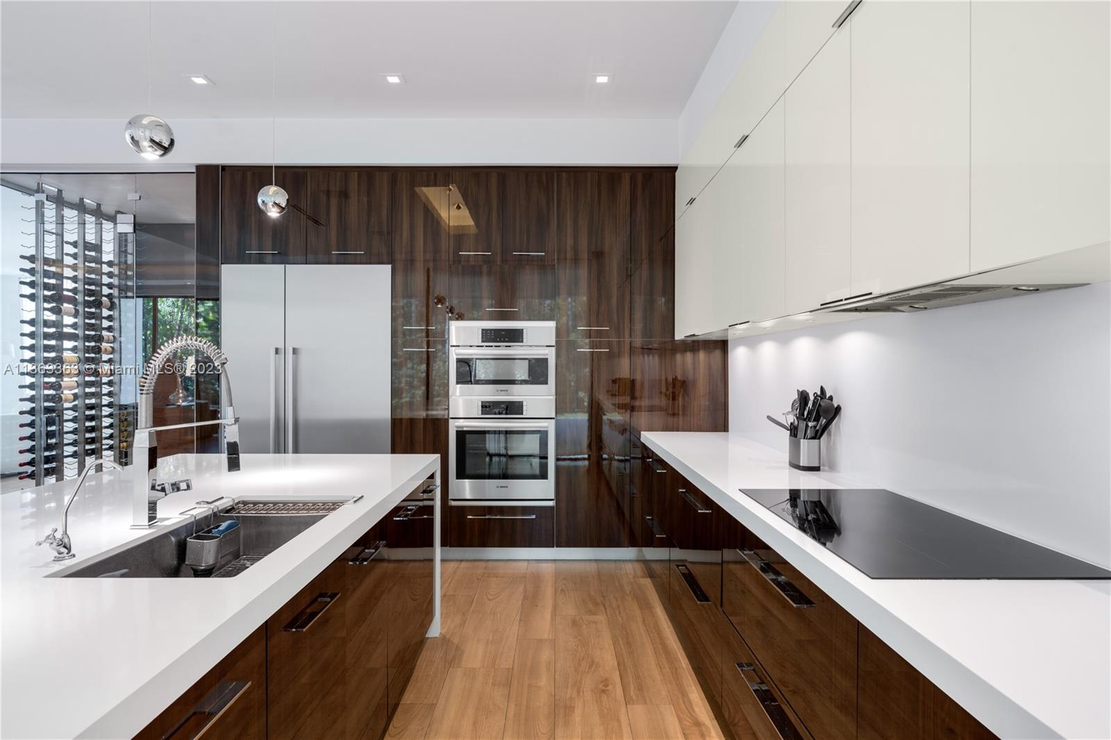 COCONUT GROVE MANOR - Residential