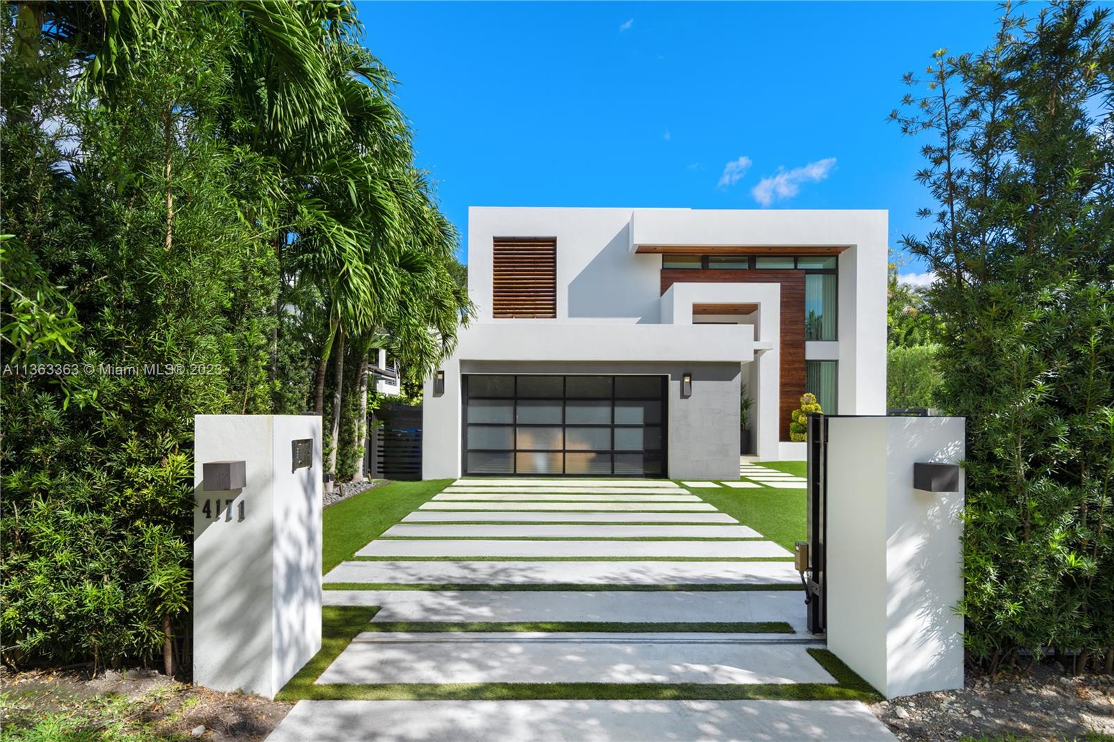 COCONUT GROVE MANOR - Residential