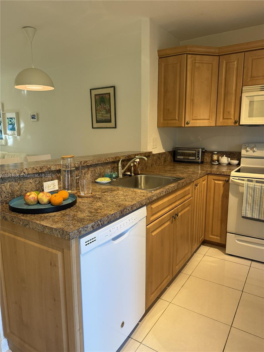 MELALEUCA GARDENS CONDO - Residential Lease