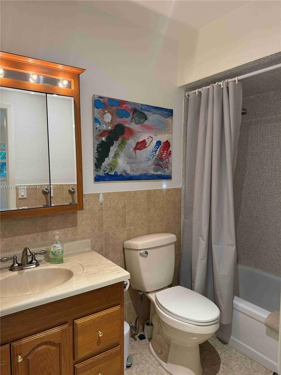 MELALEUCA GARDENS CONDO - Residential Lease