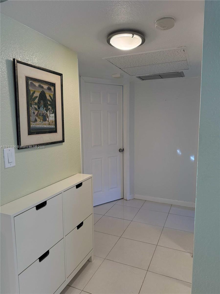 MELALEUCA GARDENS CONDO - Residential Lease